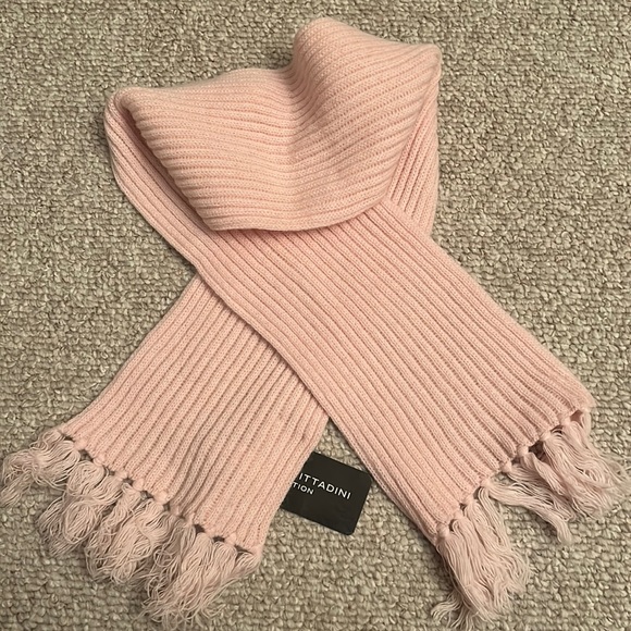 Brand New Adrienne Vittadini Collection Wool Angora Pink Scarf (NWT) - Picture 2 of 4